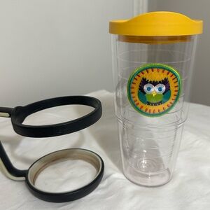 New Owl Tervis 24 oz tumbler with lid and handle bird owl cup yellow blue pink